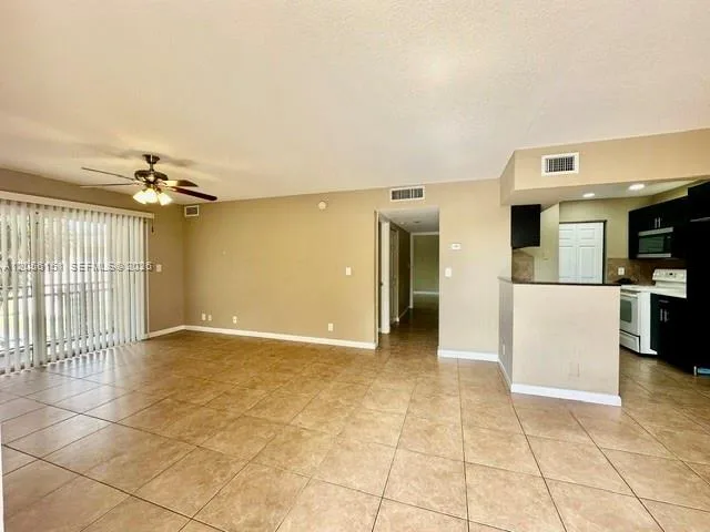 2830 NW 55th Ave # 2C, Lauderhill, FL 33313