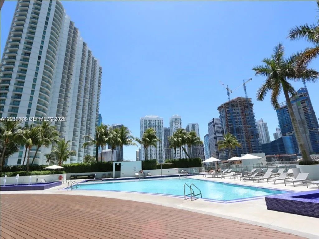 90 SW 3rd St # 2907, Miami, FL 33130 photo 4