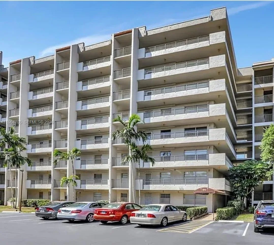 3910 Inverrary Blvd # 703-B, Lauderhill, FL 33319 photo 2