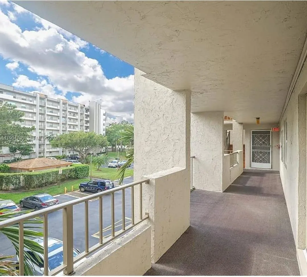 3910 Inverrary Blvd # 703-B, Lauderhill, FL 33319 photo 8