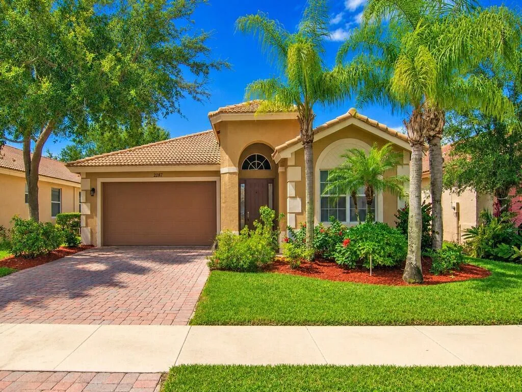2287 SW NEWPORT ISLES Boulevard, Port St. Lucie, FL 34953