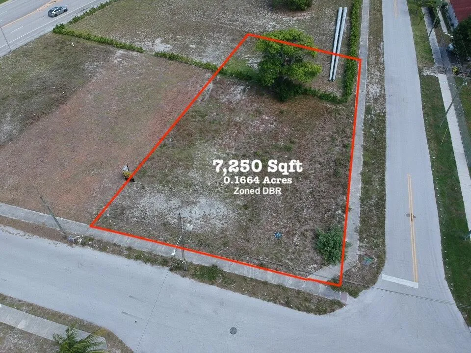 84 SW 1 Court, Deerfield Beach, FL 33441
