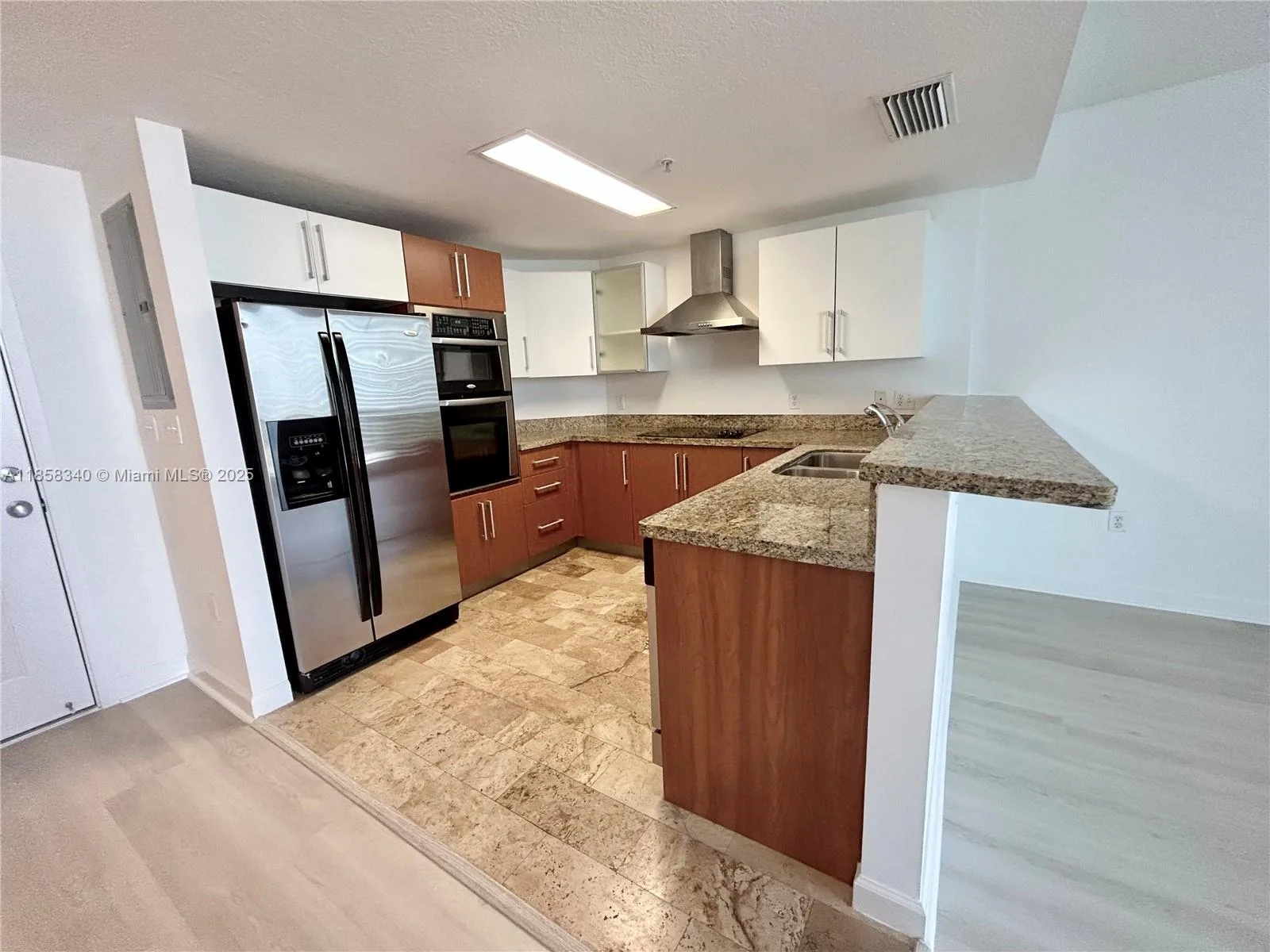 170 SE 14th St # 3006, Miami, FL 33131
