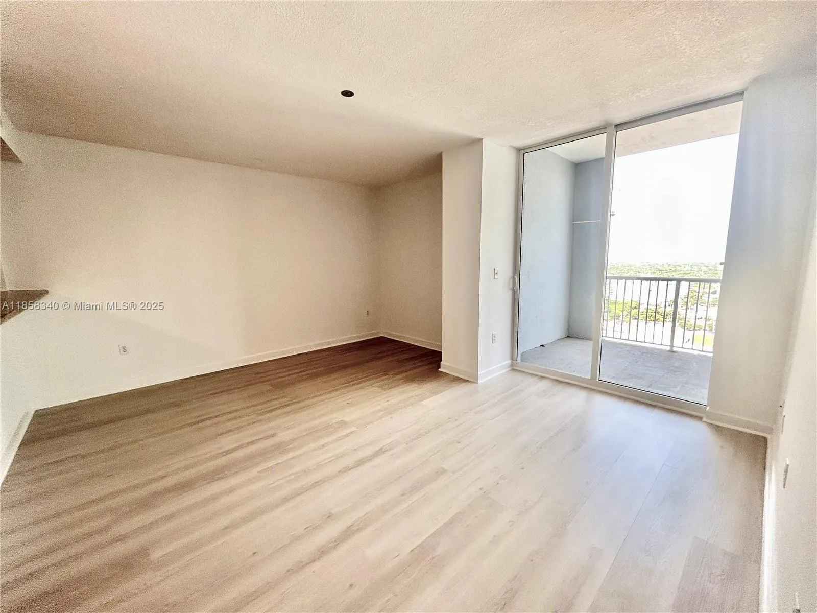 170 SE 14th St # 3006, Miami, FL 33131 photo 6