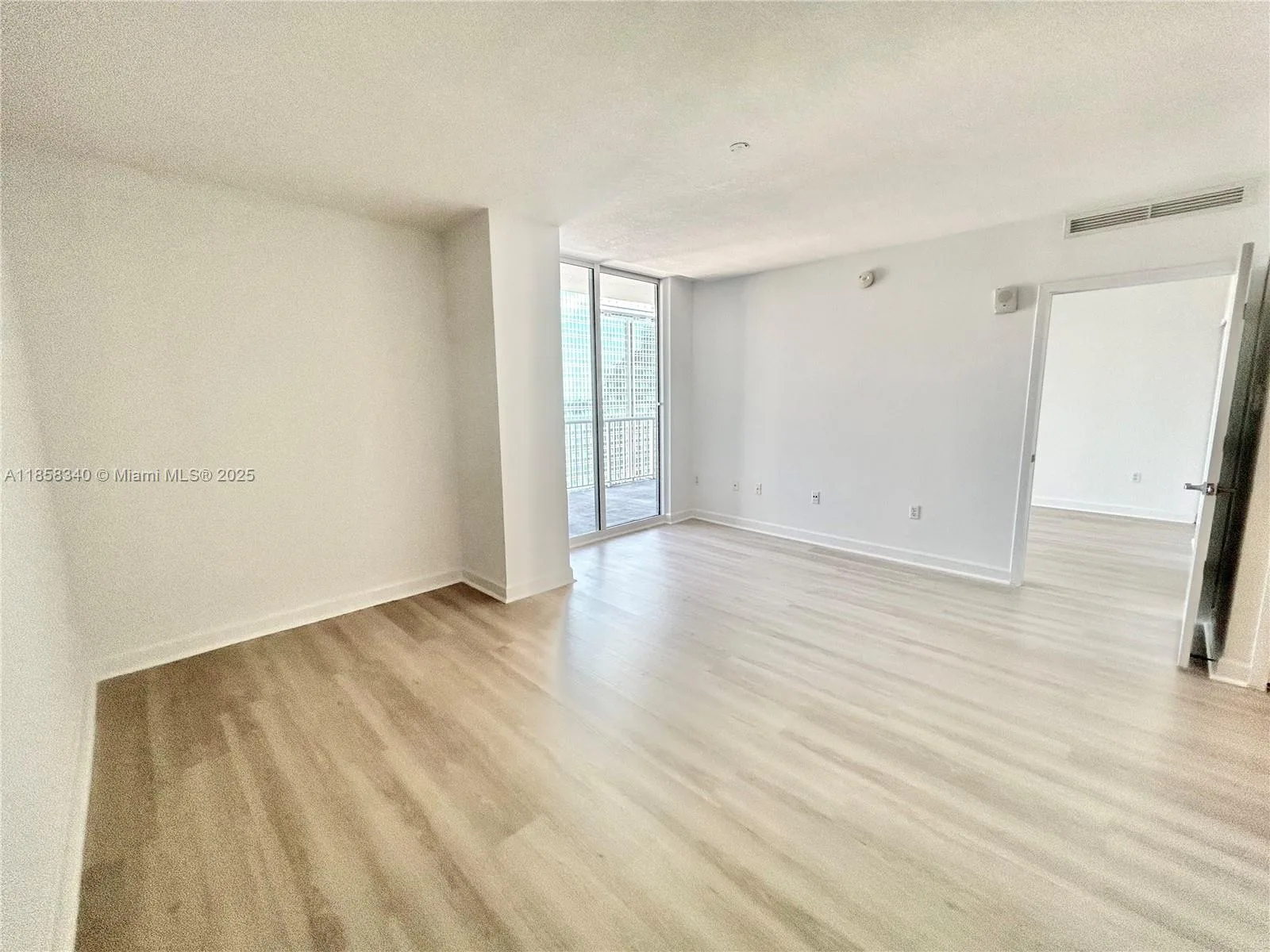 170 SE 14th St # 3006, Miami, FL 33131 photo 8