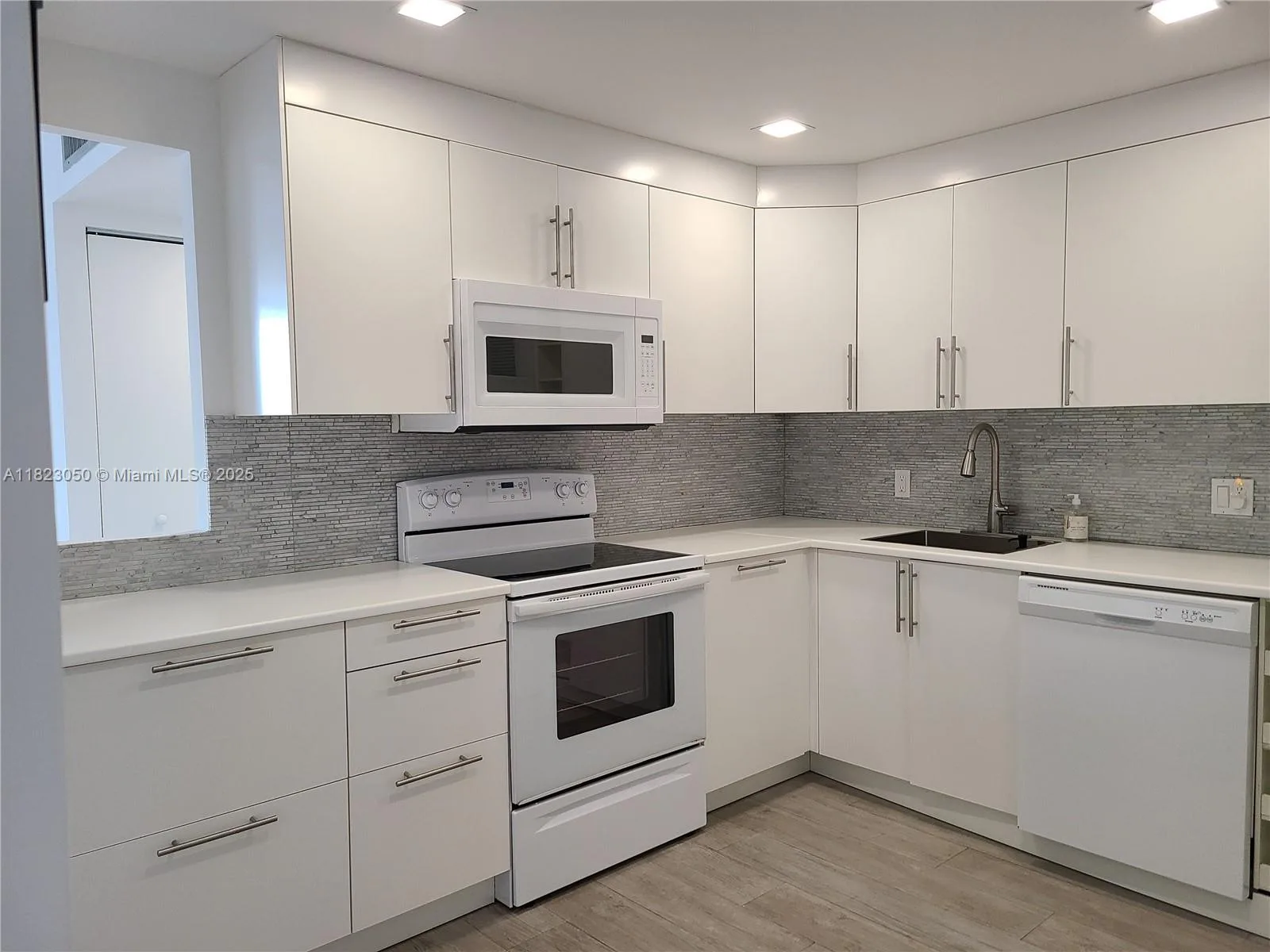 2851 NE 183rd St # 1812E, Aventura, FL 33160 photo 7