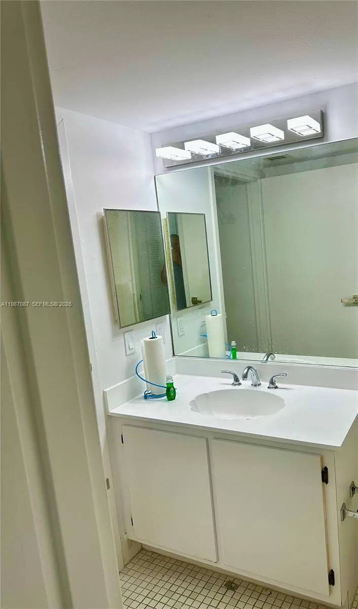 7601 E Treasure Dr # 1406, North Bay Village, FL 33141 photo 7