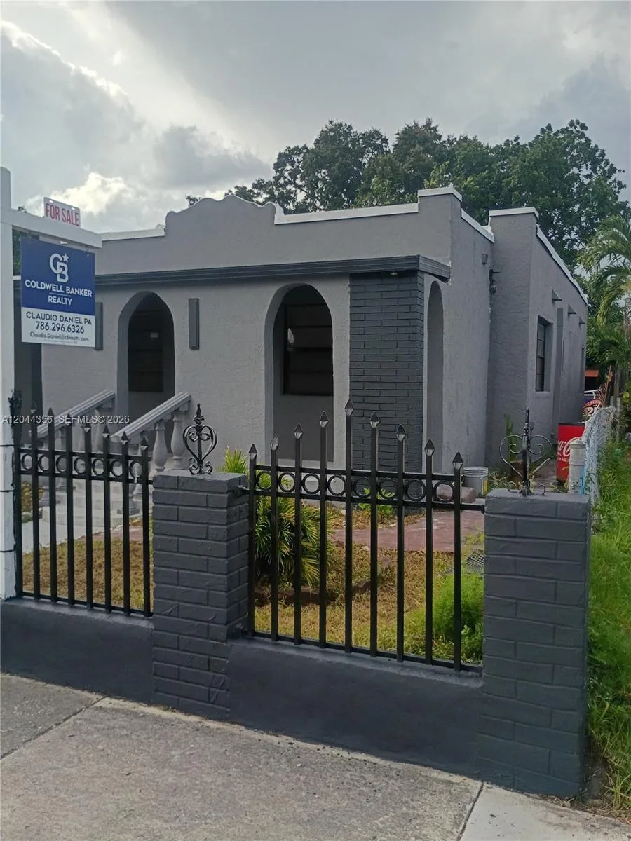 1853 NW 47th St, Miami, FL 33142 photo 2