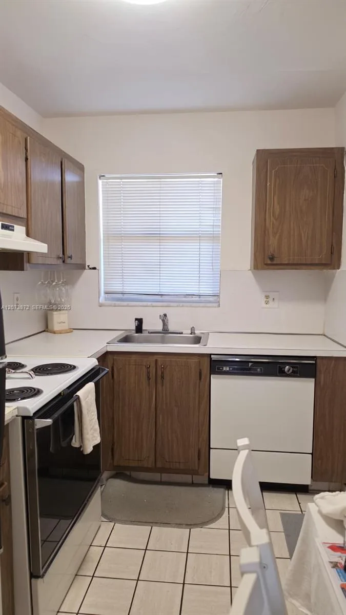 8000 N Sunrise Lakes Dr # 309, Sunrise, FL 33322 photo 12