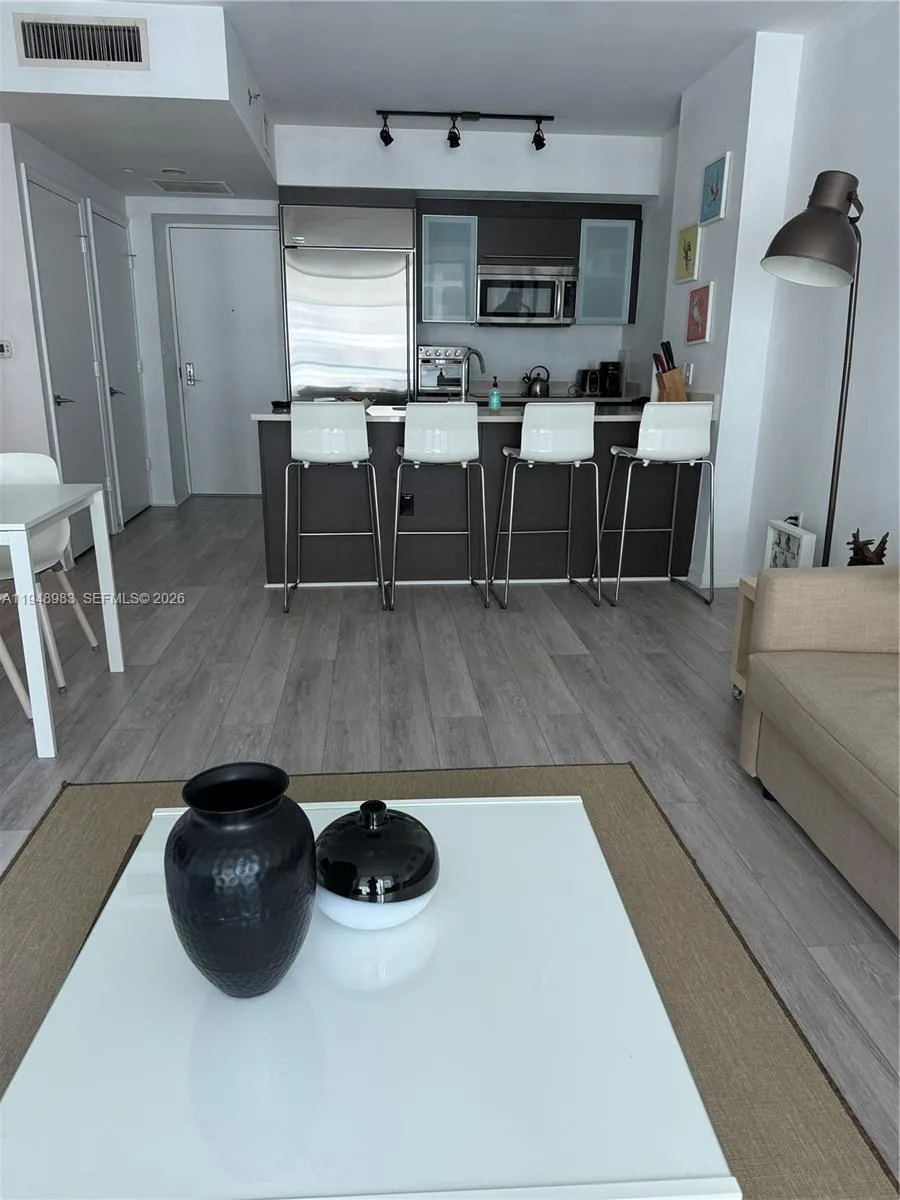 500 Brickell Ave # 1704, Miami, FL 33131 photo 2
