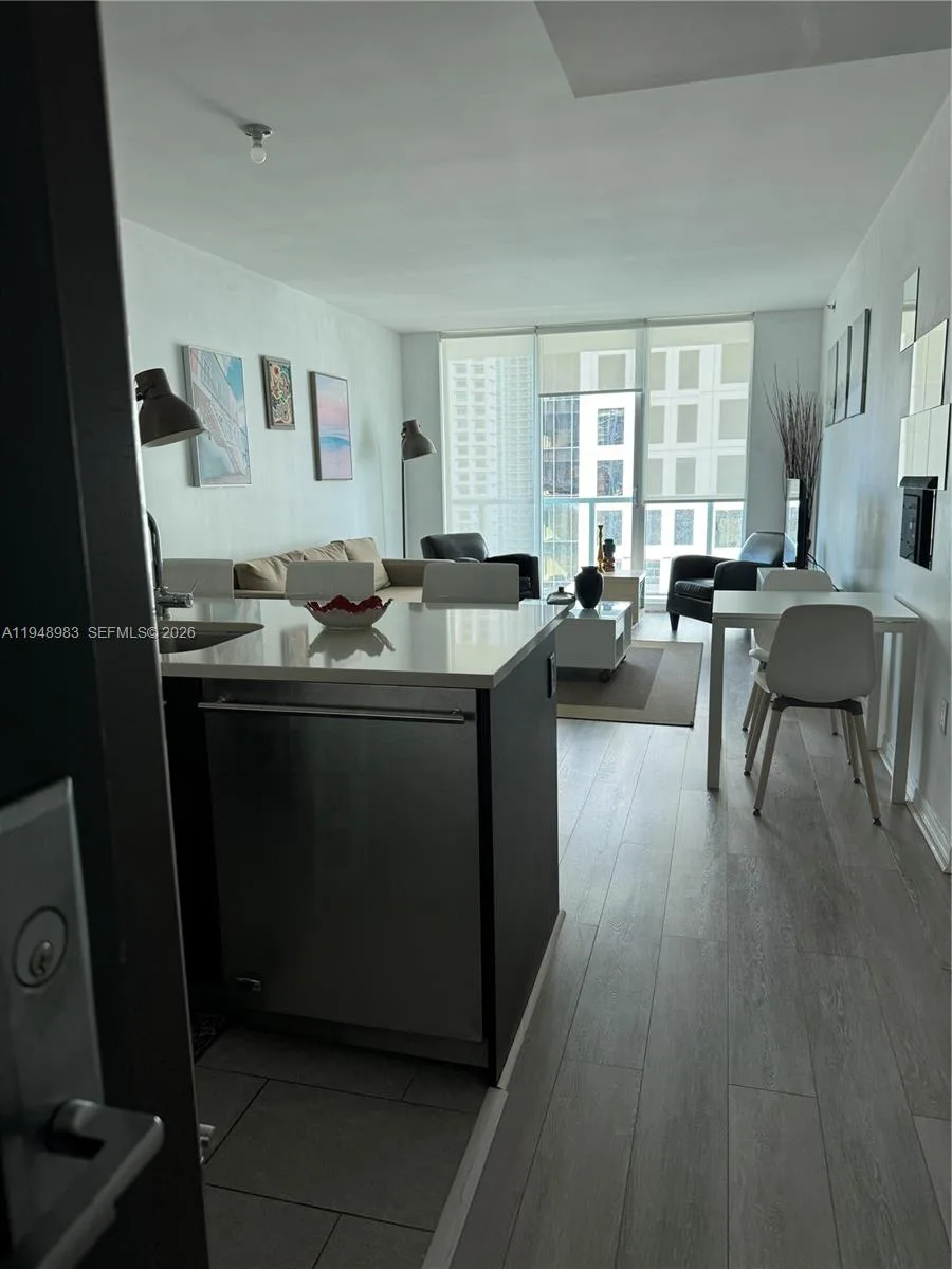 500 Brickell Ave # 1704, Miami, FL 33131 photo 3