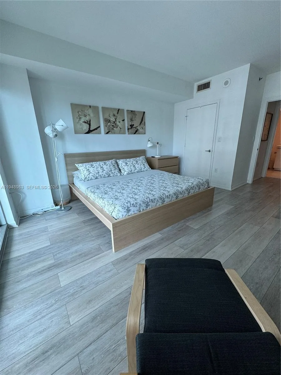 500 Brickell Ave # 1704, Miami, FL 33131 photo 9