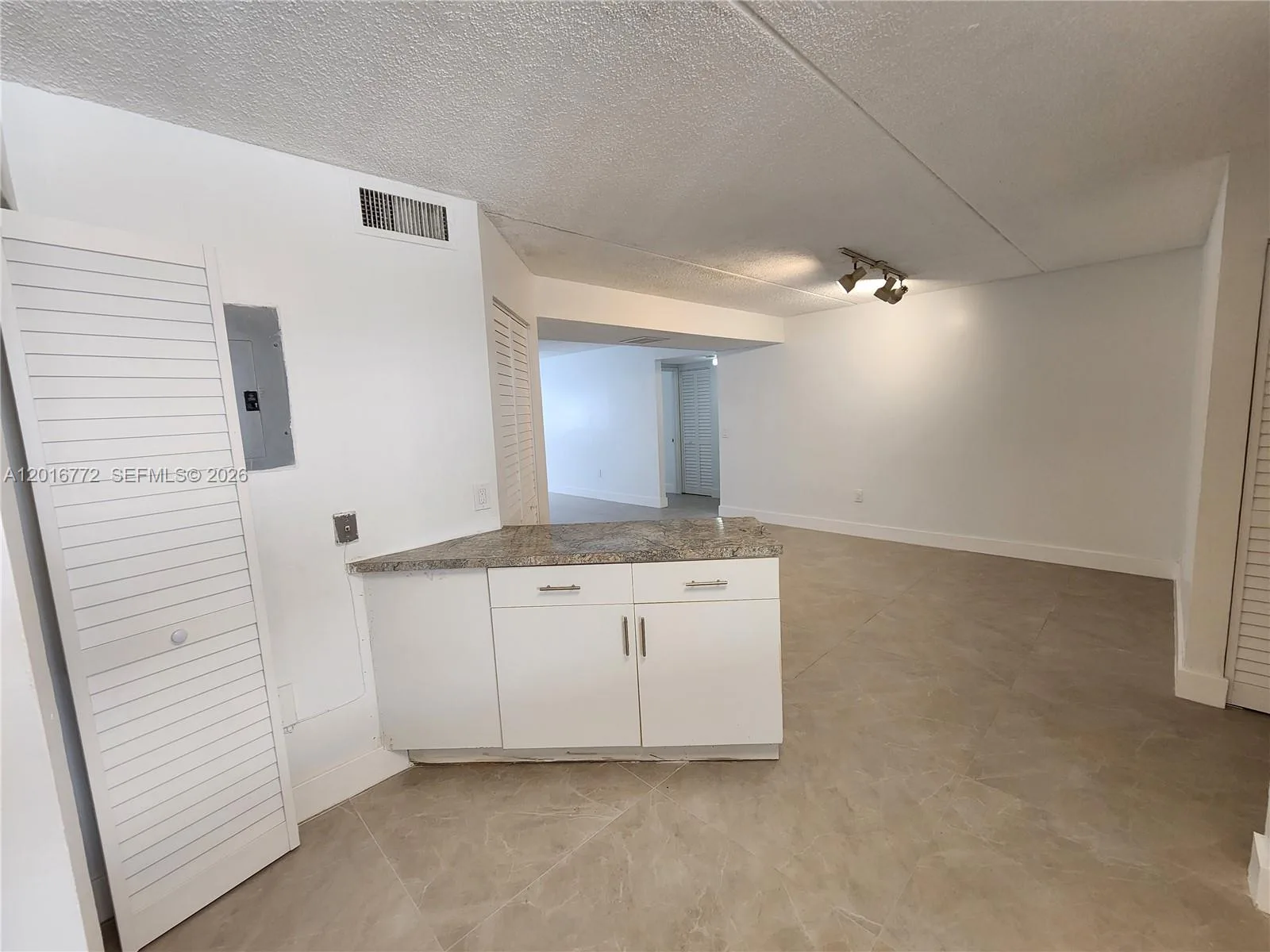 6065 NW 186th St # 208, Hialeah, FL 33015 photo 3