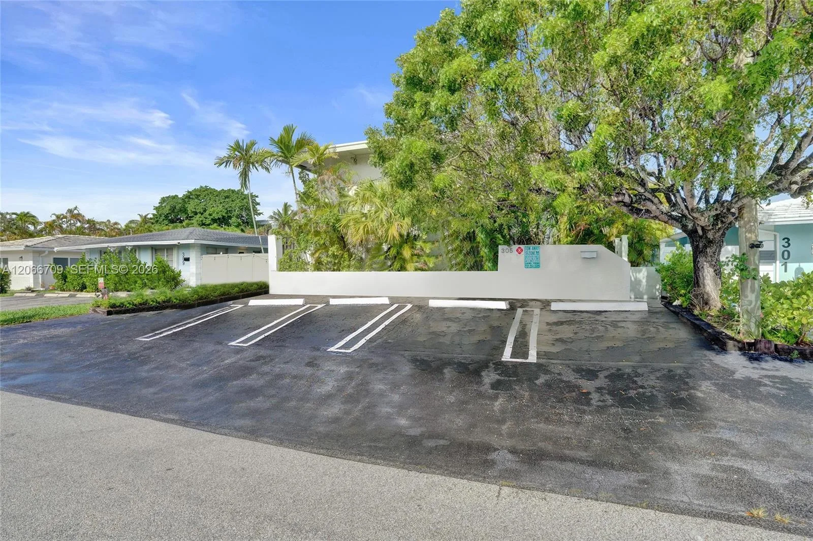 305 SE 12th Ave, Pompano Beach, FL 33060 photo 3