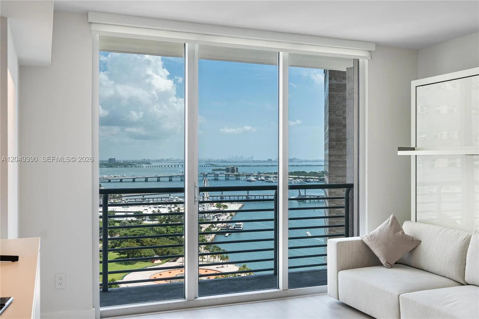 325 S Biscayne Blvd # 2920, Miami, FL 33131 photo 3