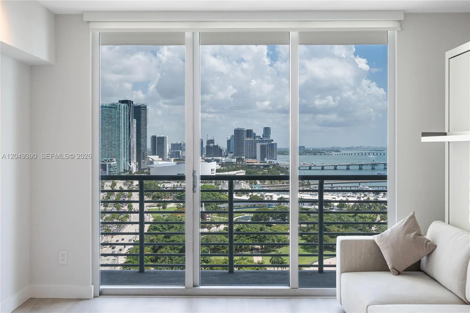 325 S Biscayne Blvd # 2920, Miami, FL 33131 photo 4