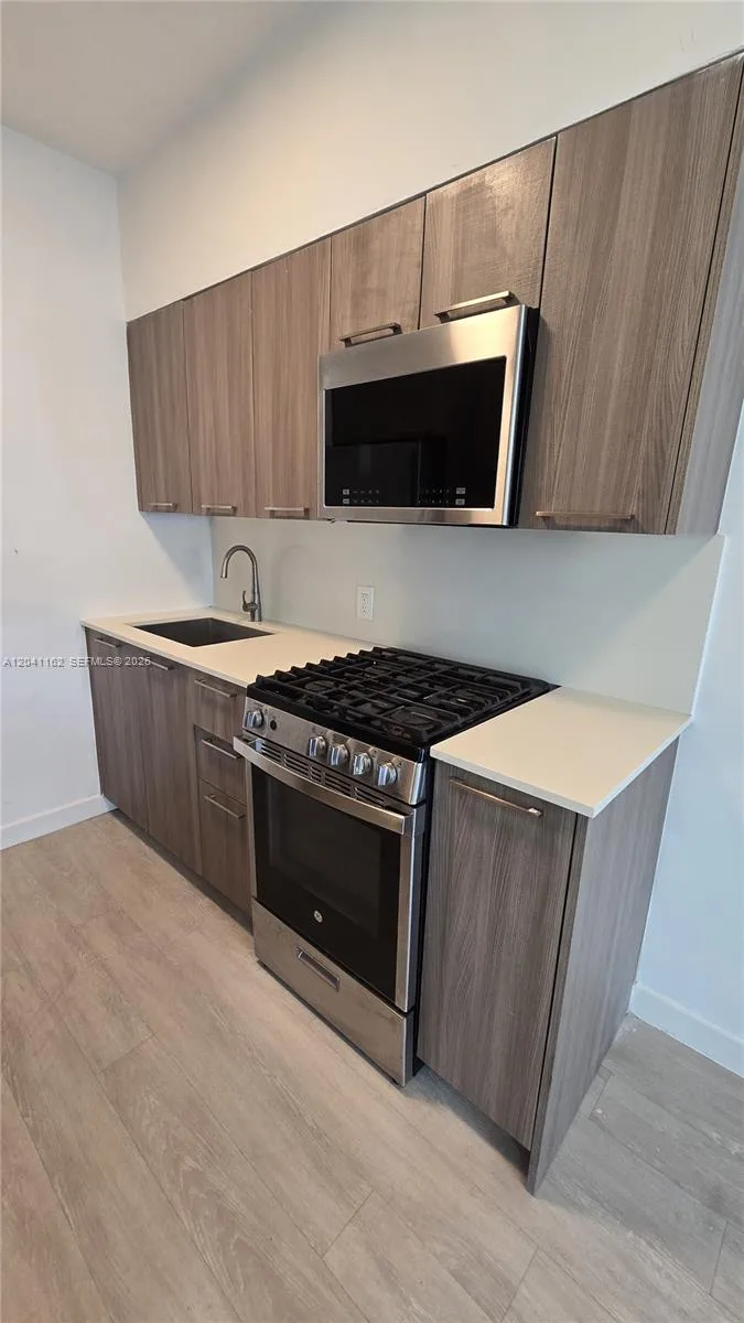 9270 E Bay Harbor Dr # 11B, Bay Harbor Islands, FL 33154