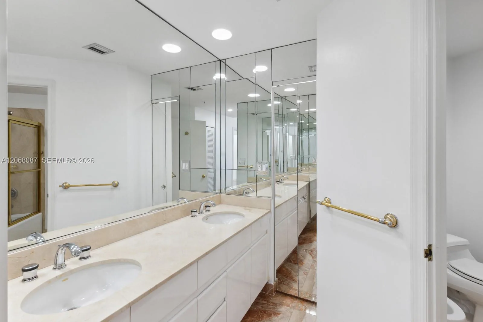 888 Brickell Key Dr # 1600, Miami, FL 33131 photo 12