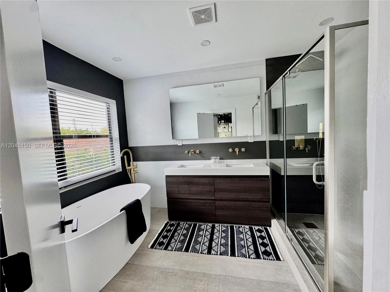 1215 E Broward Blvd, Fort Lauderdale, FL 33301 photo 2