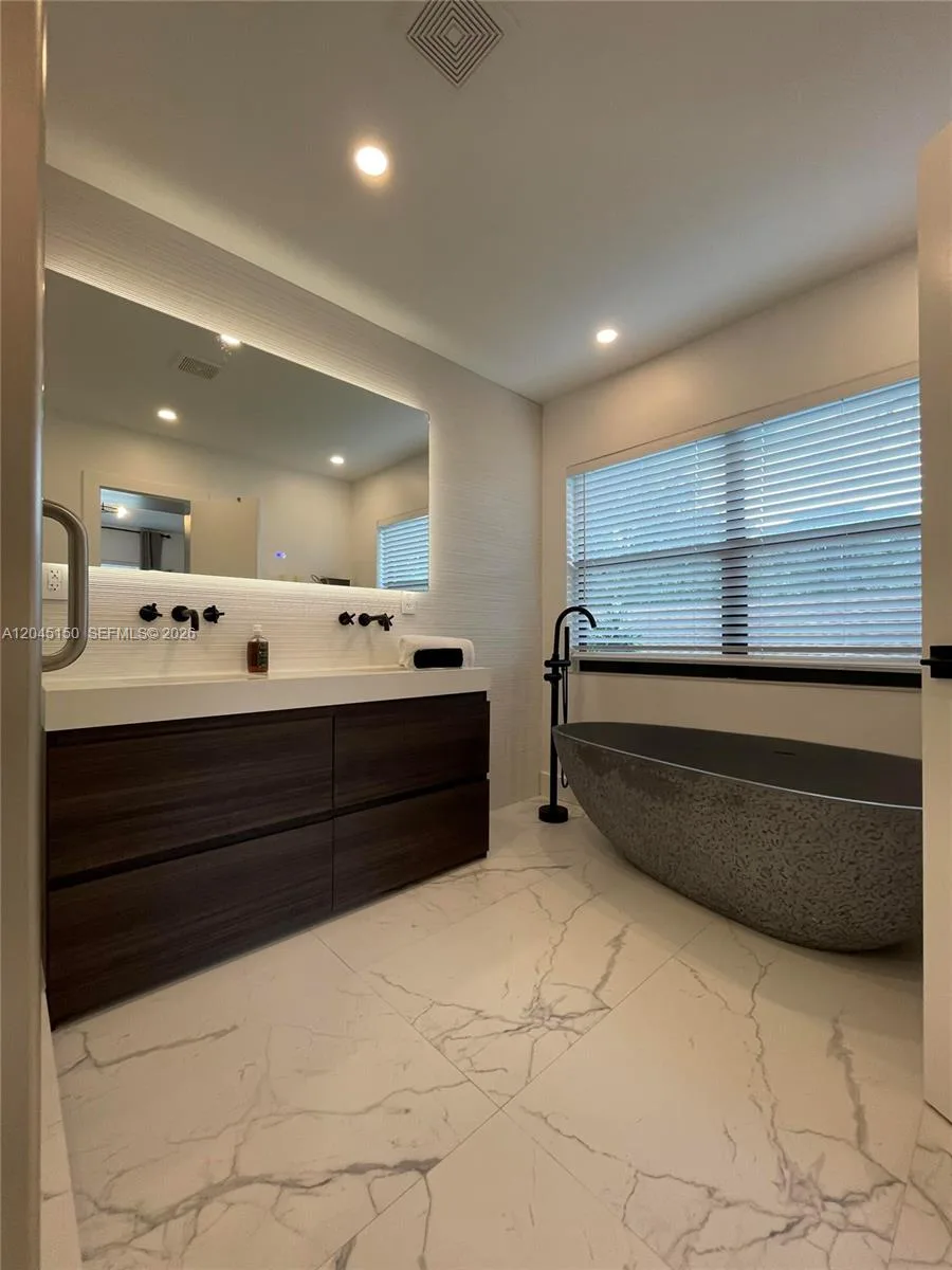 1215 E Broward Blvd, Fort Lauderdale, FL 33301 photo 7
