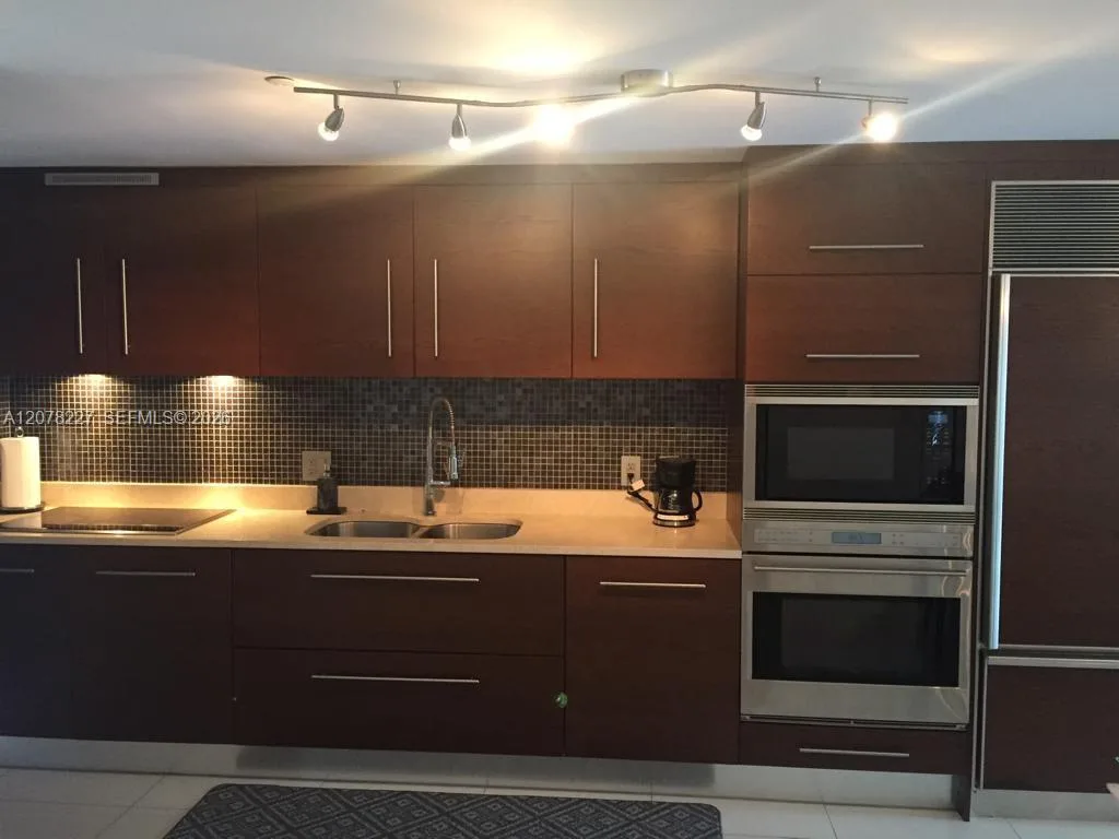 485 Brickell Ave # 1811, Miami, FL 33131 photo 6
