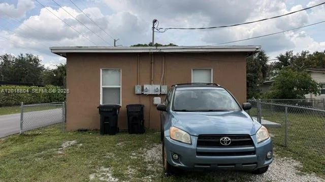 646 NW 14th Ter # APT WEST, Fort Lauderdale, FL 33311 photo 3