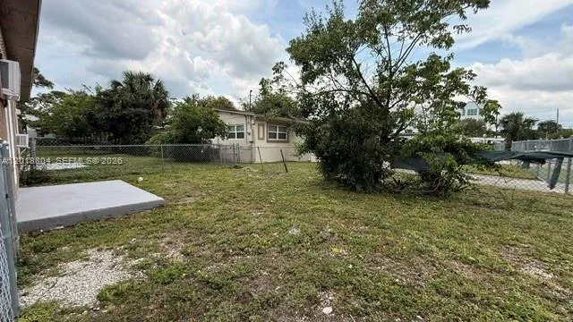 646 NW 14th Ter # APT WEST, Fort Lauderdale, FL 33311 photo 5