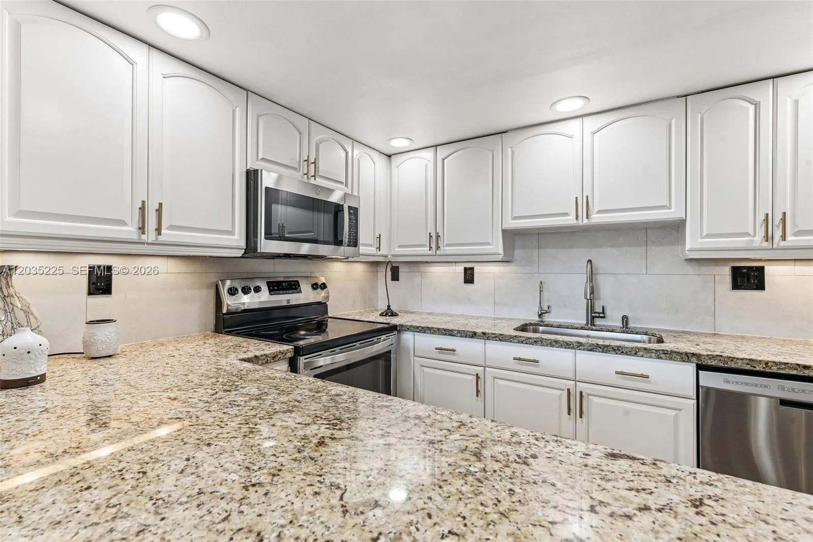 207 NW 45th Ave, Deerfield Beach, FL 33442 photo 13