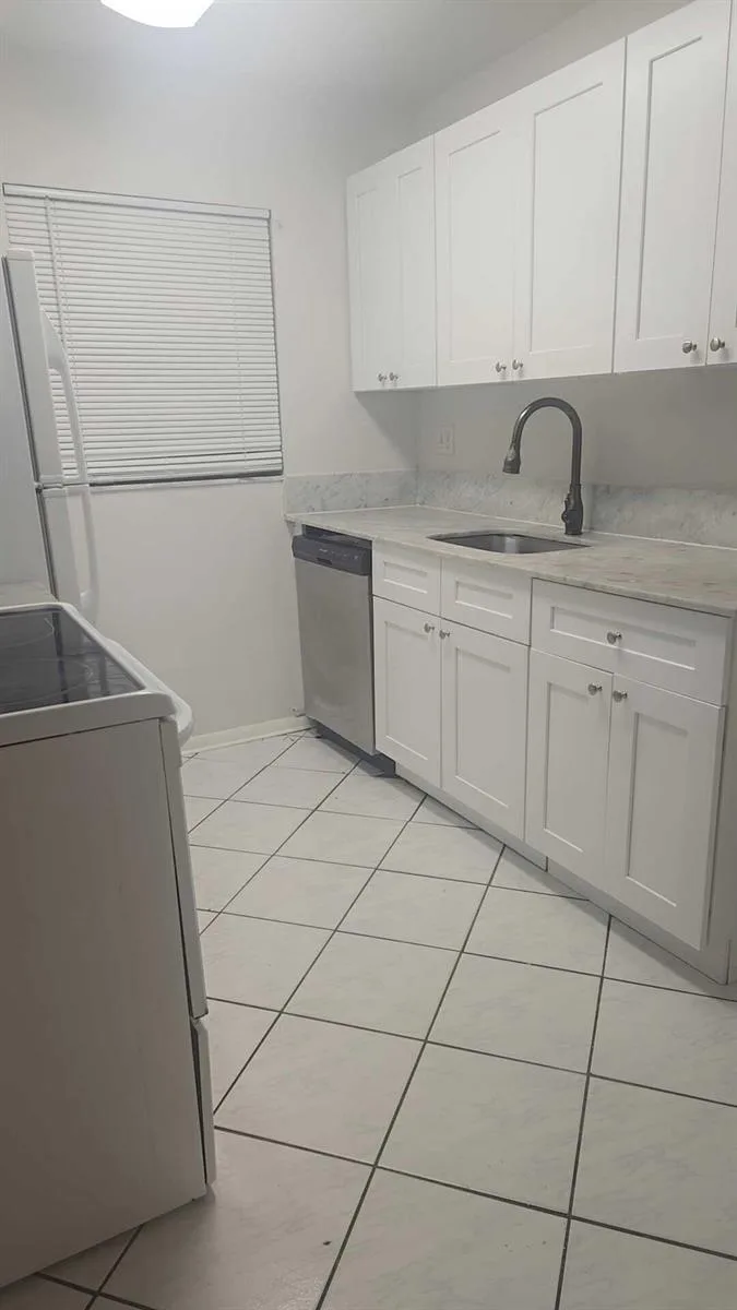 4111 Stirling Road # 406, Dania Beach, FL 33314