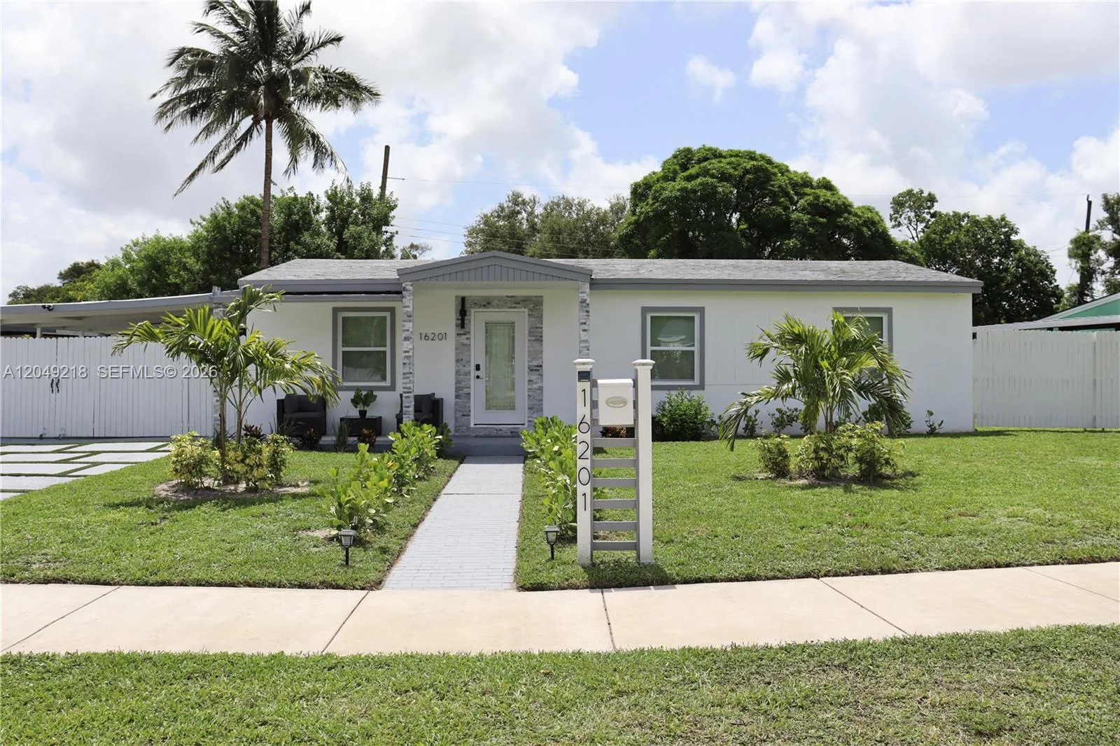 16201 NW 18th Pl, Miami Gardens, FL 33054