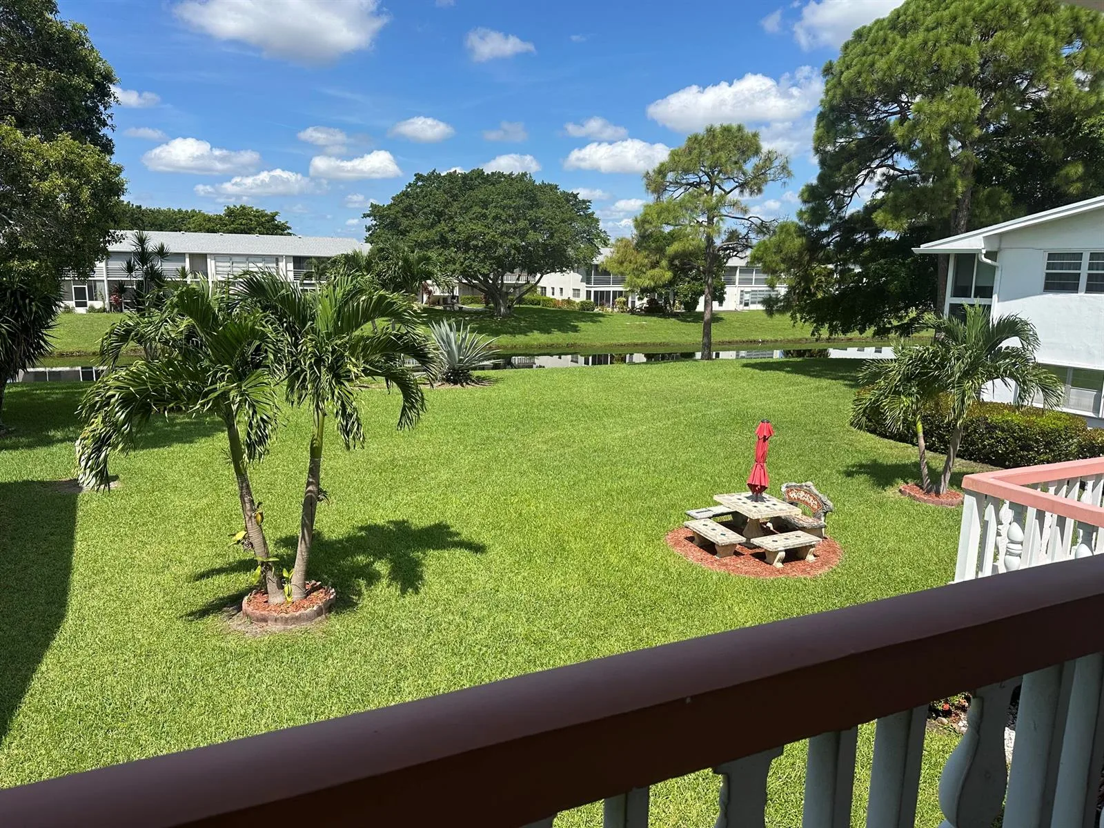 41 Lyndhurst B, Deerfield Beach, FL 33442 photo 2
