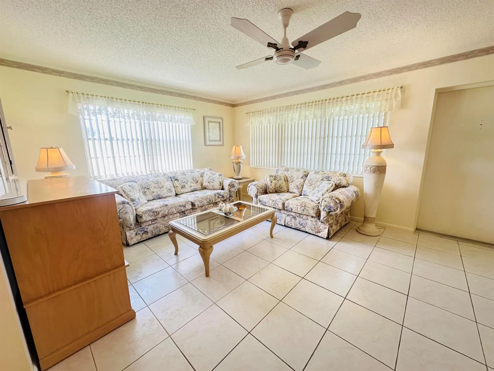41 Lyndhurst B, Deerfield Beach, FL 33442 photo 5