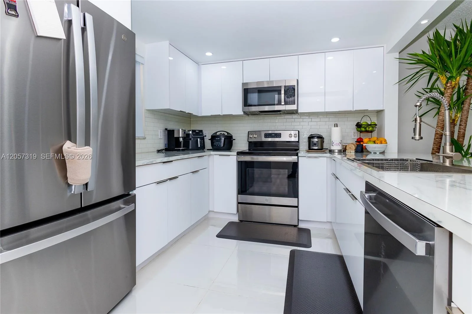 469 N Pine Island Rd # B308, Plantation, FL 33324