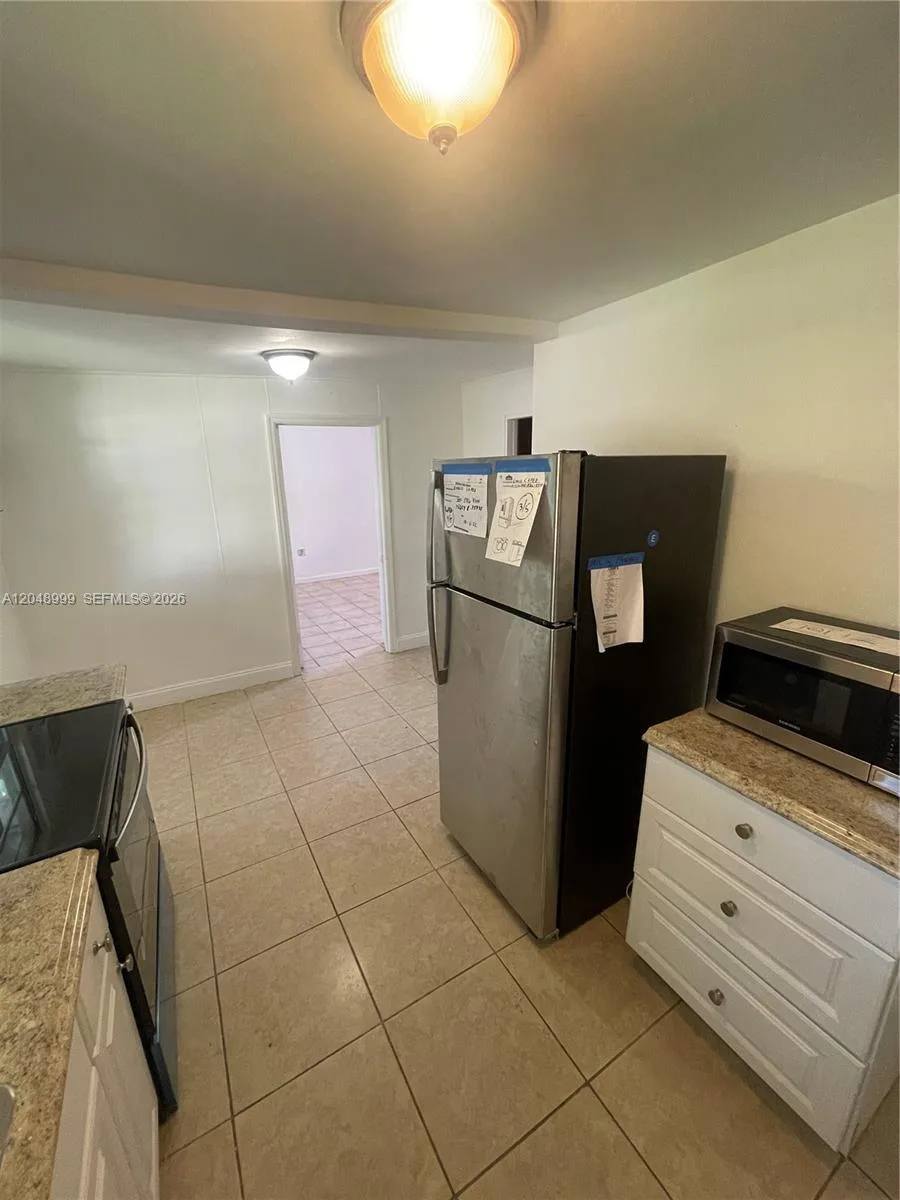 453 SW 19th Rd # Rear, Miami, FL 33129 photo 3