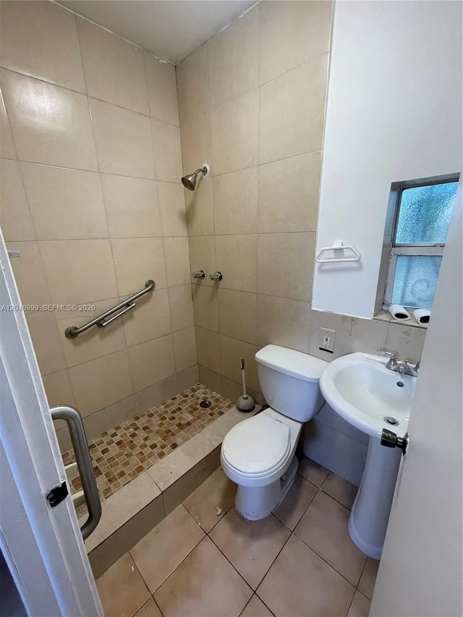 453 SW 19th Rd # Rear, Miami, FL 33129 photo 6