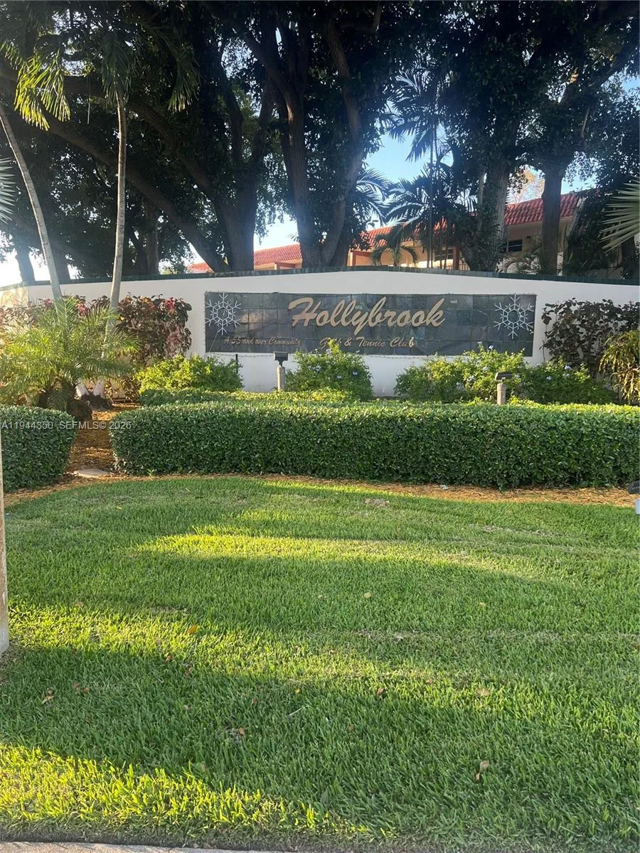 8900 Washington Blvd # 402, Pembroke Pines, FL 33025