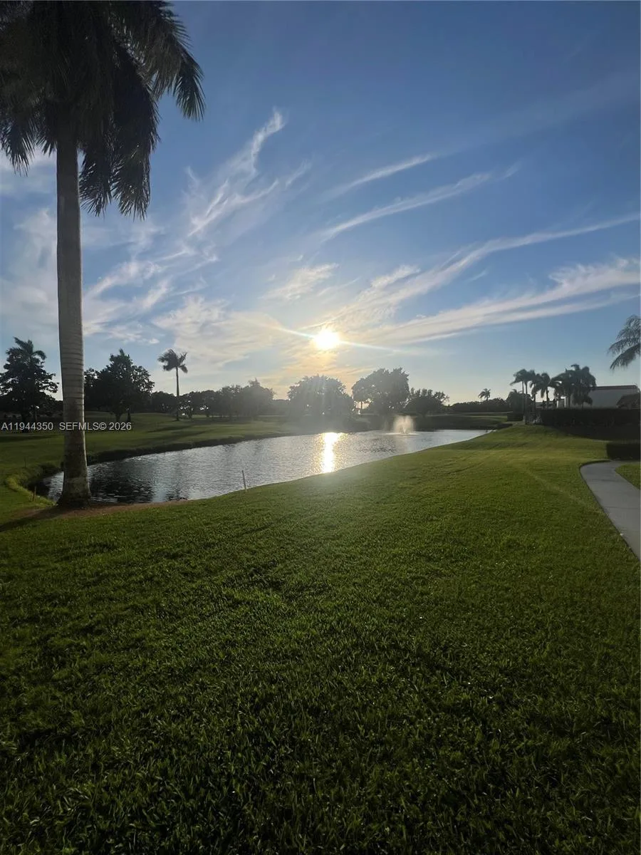 8900 Washington Blvd # 402, Pembroke Pines, FL 33025 — zdjęcie 3