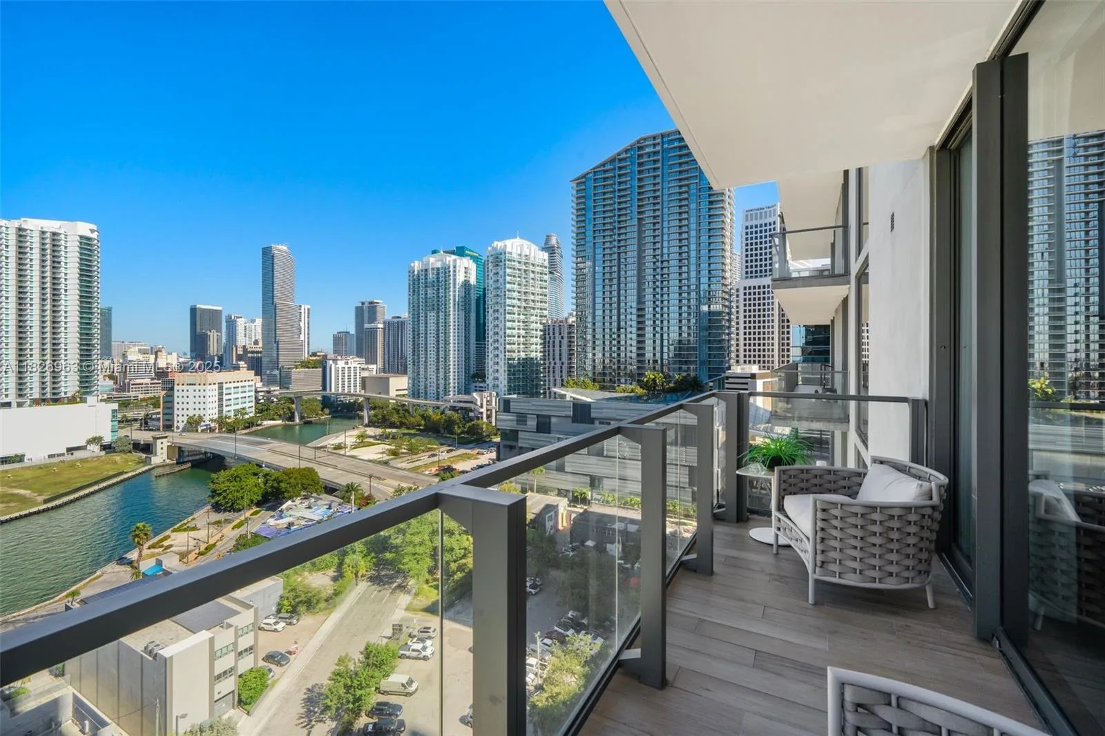 88 SW 7th St # 1212, Miami, FL 33130