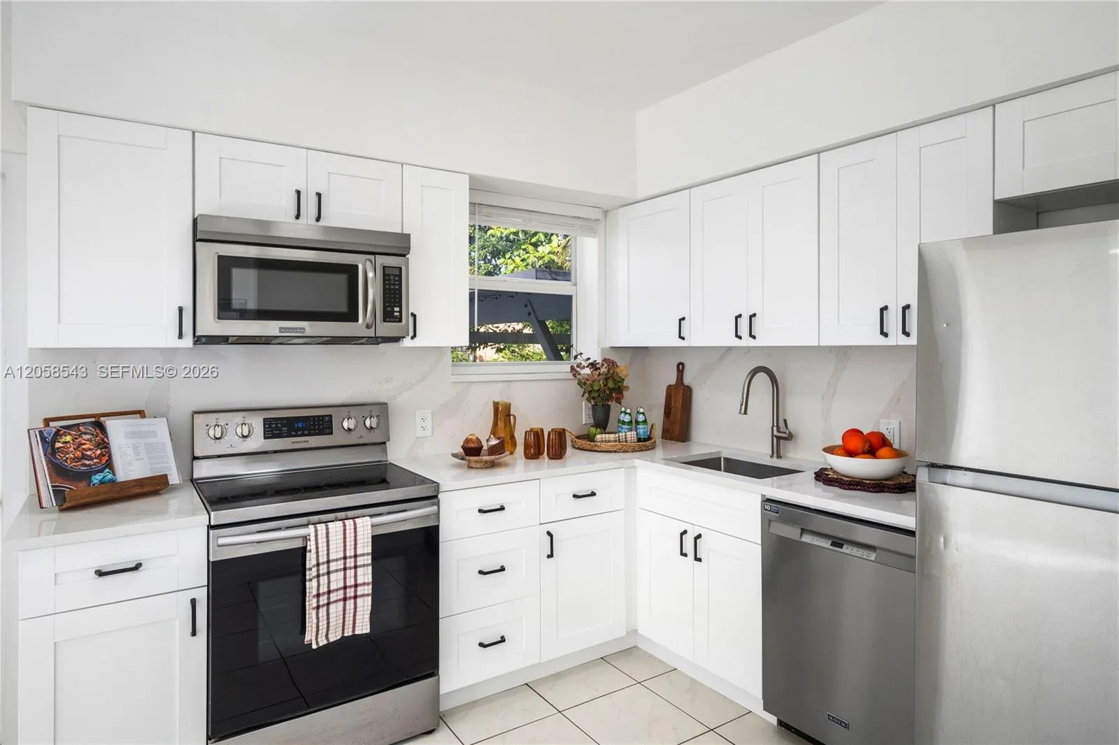 1271 NE 159th St, North Miami Beach, FL 33162