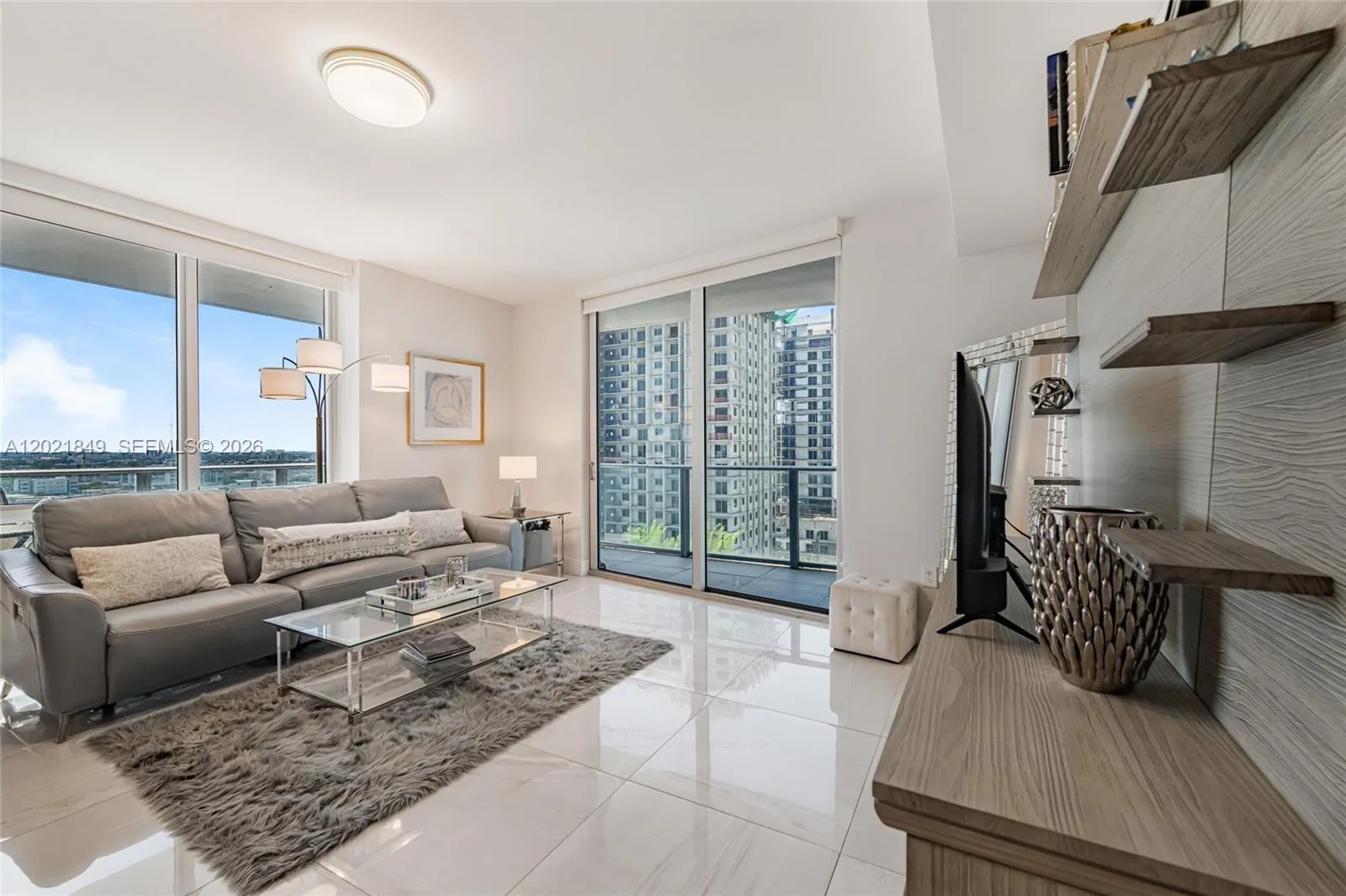 1010 SW 2nd Ave # 1608, Miami, FL 33130 photo 10