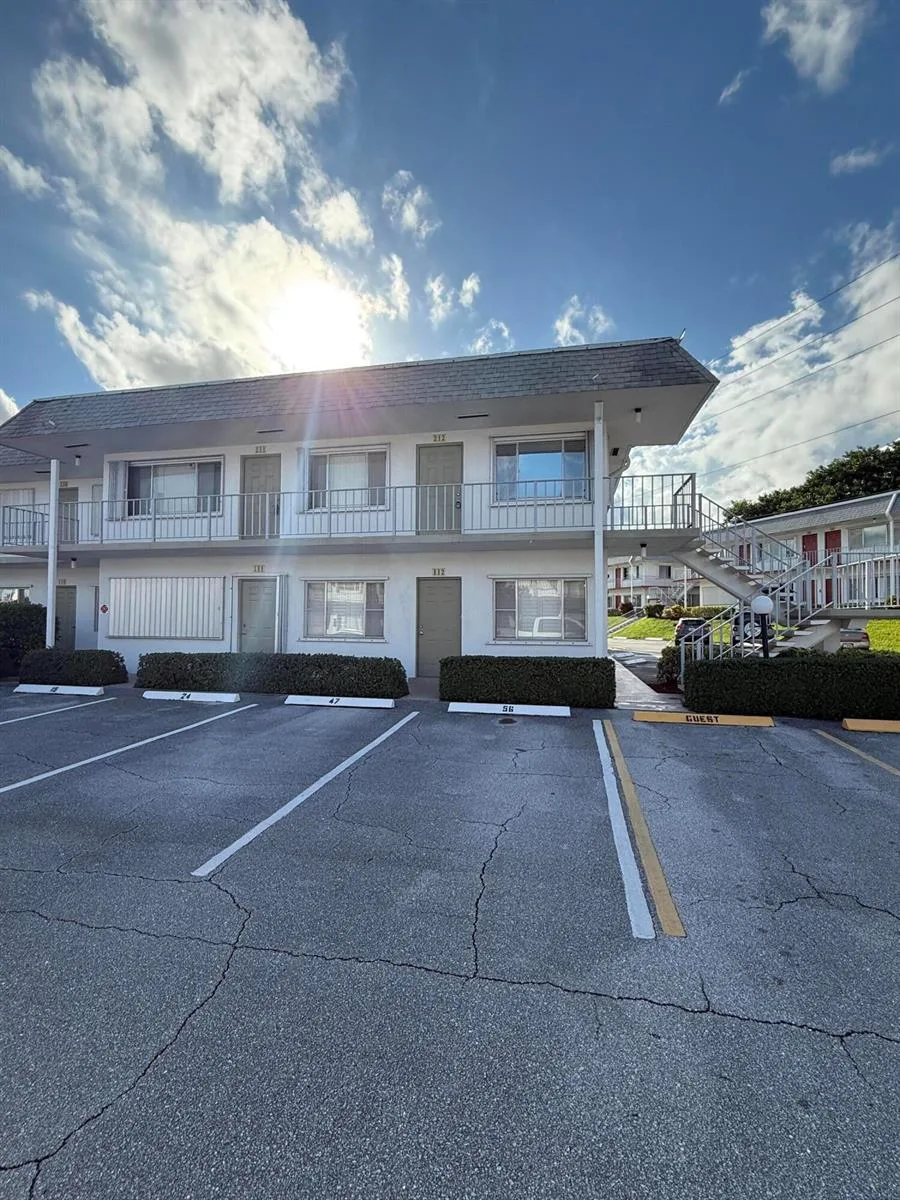 3160 Lake Osborne Drive # 112, FL 33461