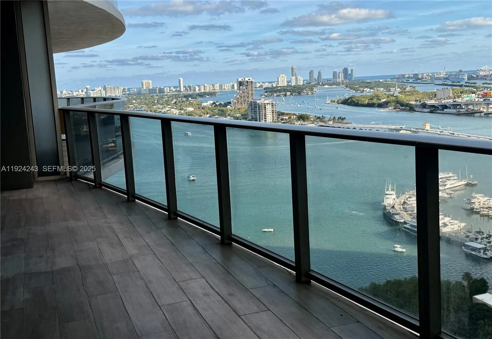 488 NE 18th St # 2310, Miami, FL 33132 photo 3