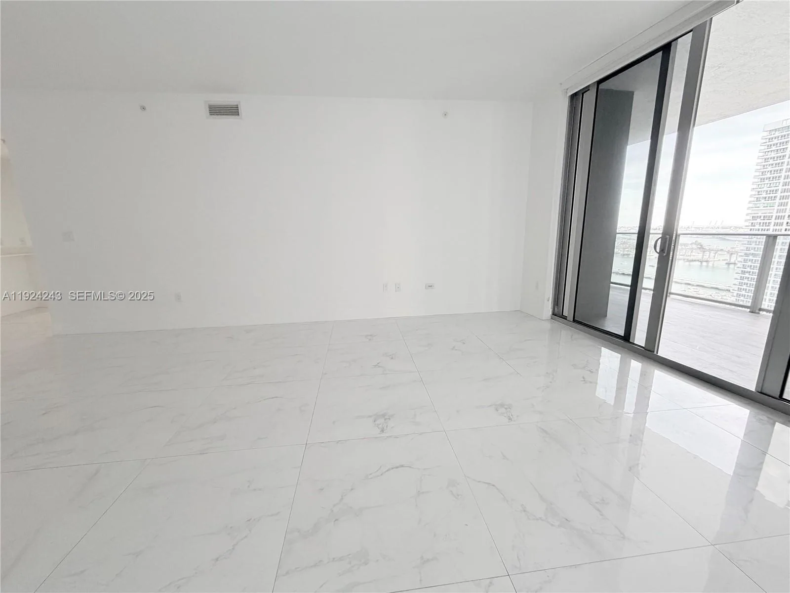 488 NE 18th St # 2310, Miami, FL 33132 photo 9