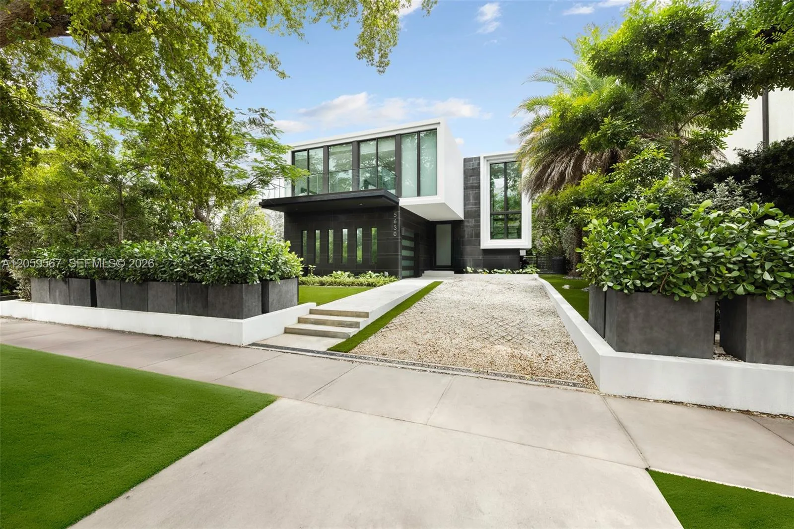 5630 Pine Tree Dr, Miami Beach, FL 33140