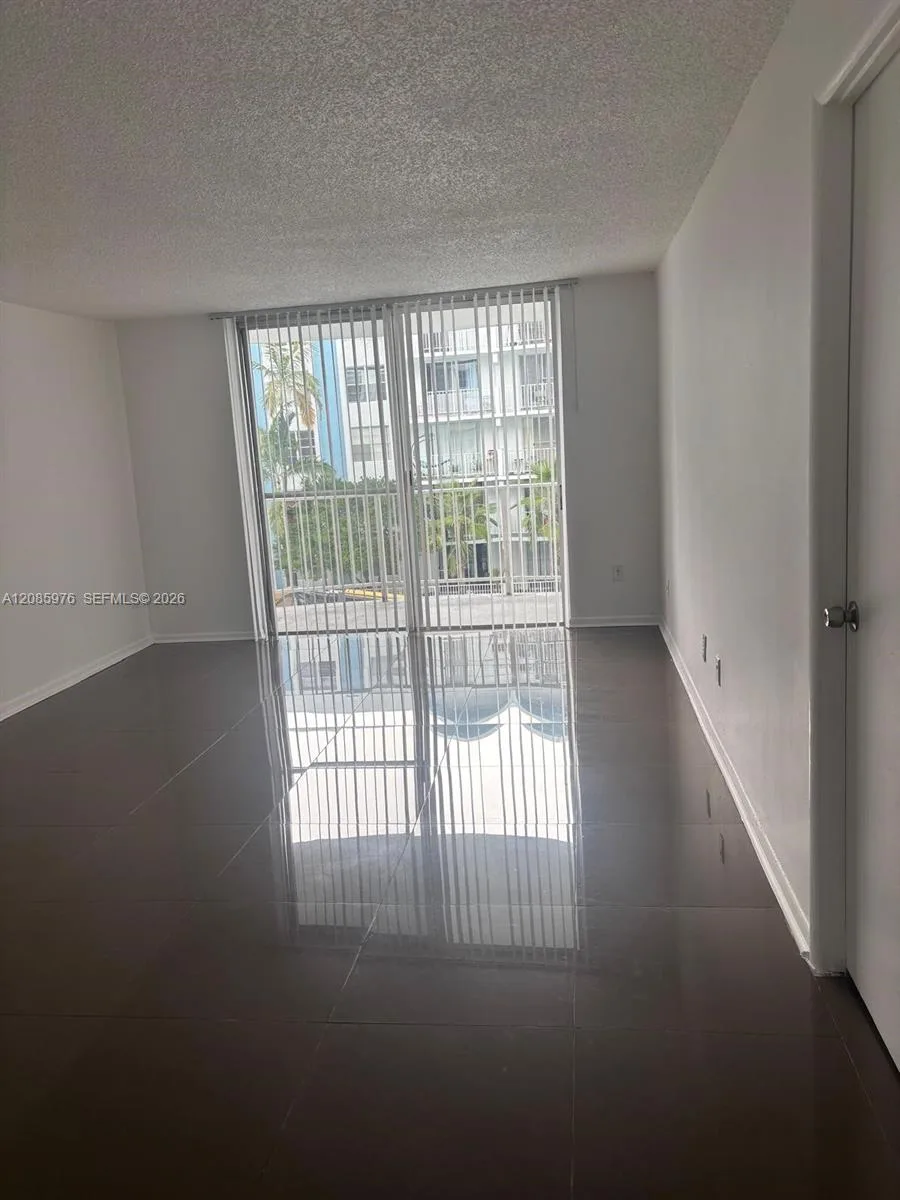 486 NW 165th St Rd # B-308, Miami, FL 33169