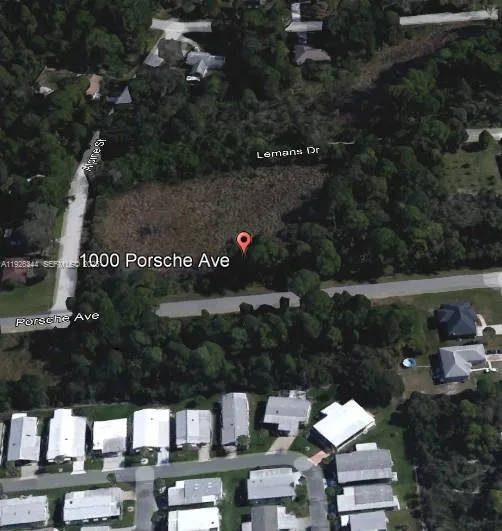 1000 PORCHE, Sebring, FL 33872 photo 2