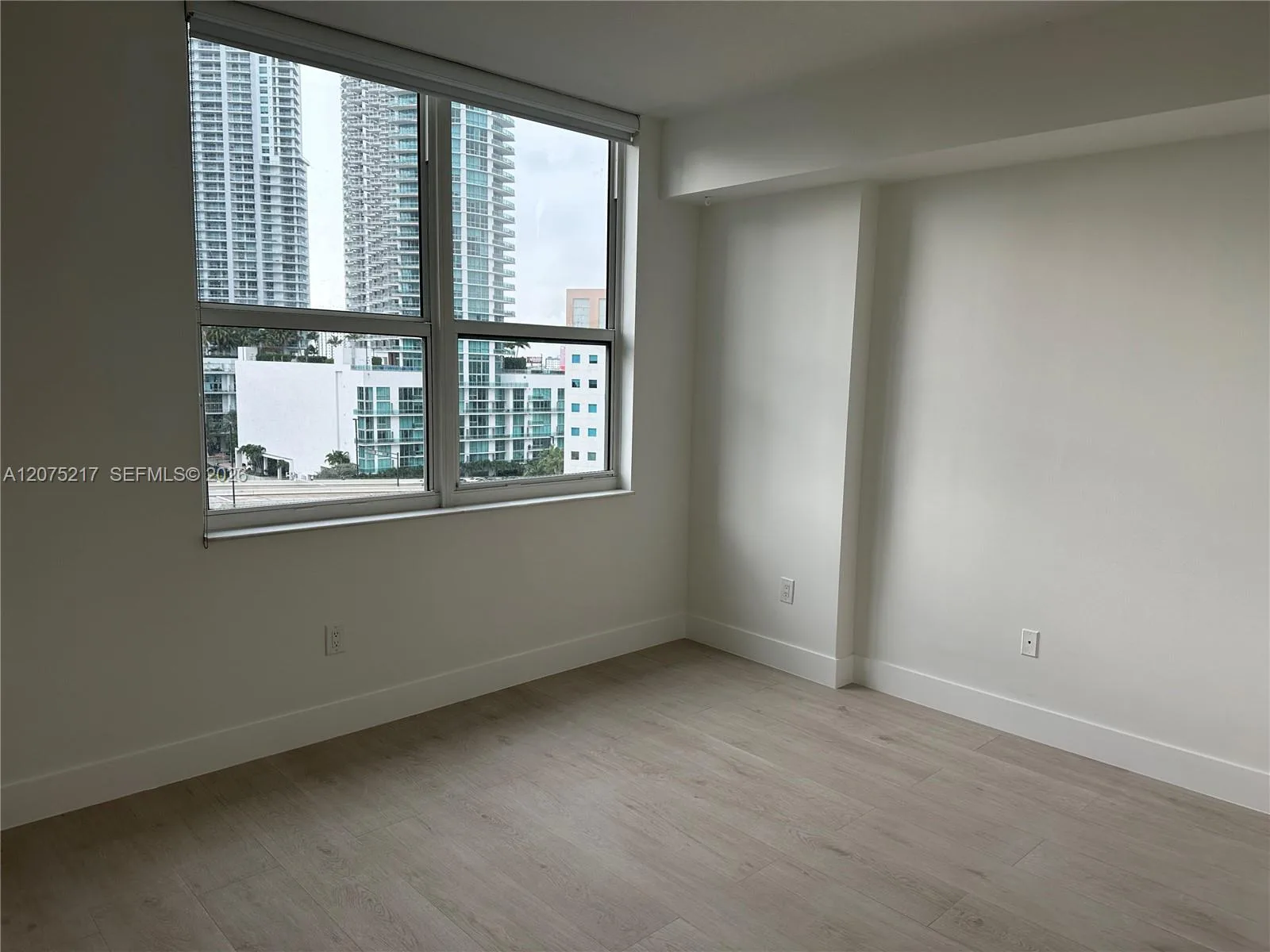 31 SE 5th St # 1007, Miami, FL 33131 photo 9