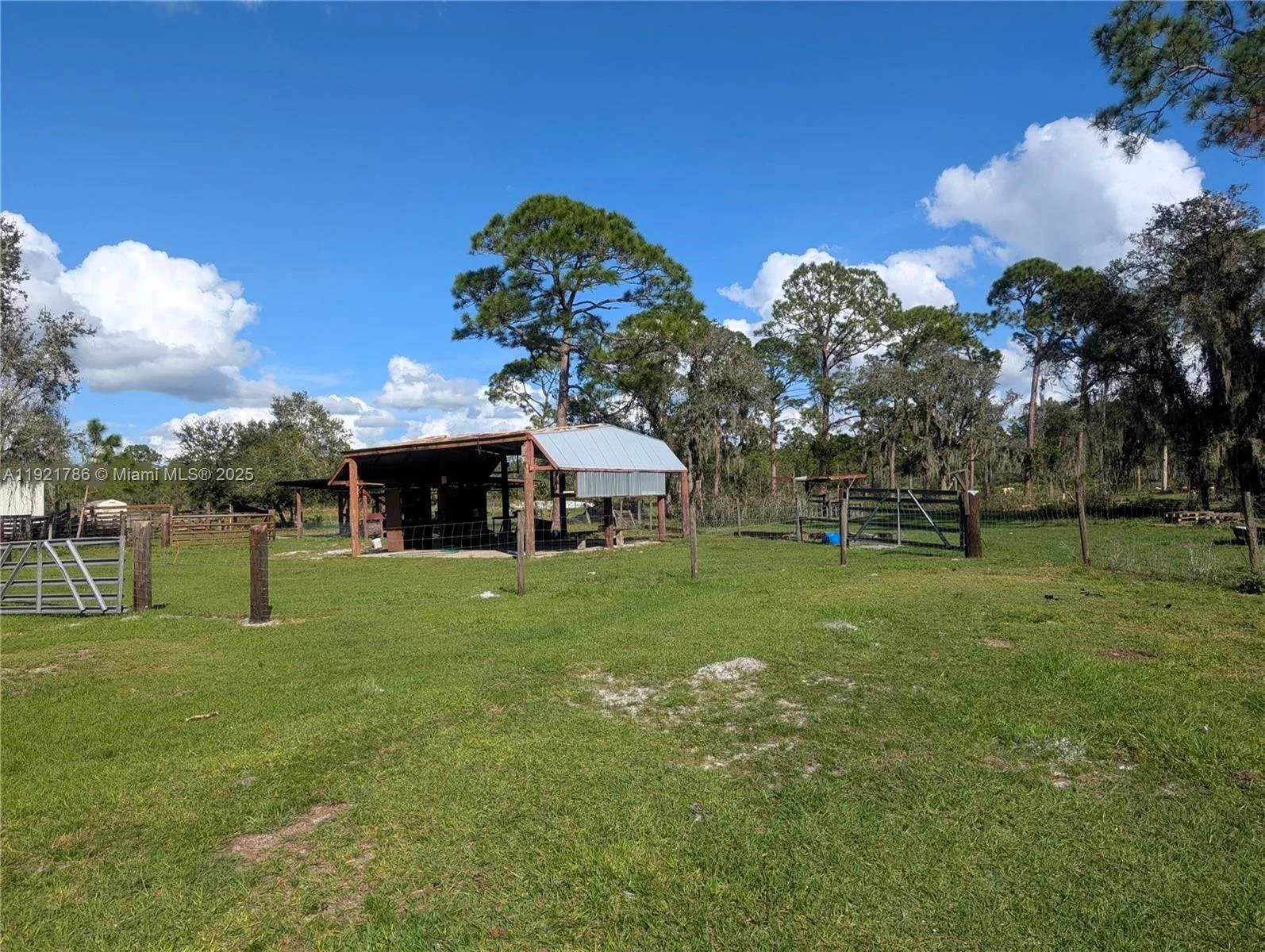 12650 NE 26 Th Ave, Other City - In The State Of Florida, FL 34974 — zdjęcie 5