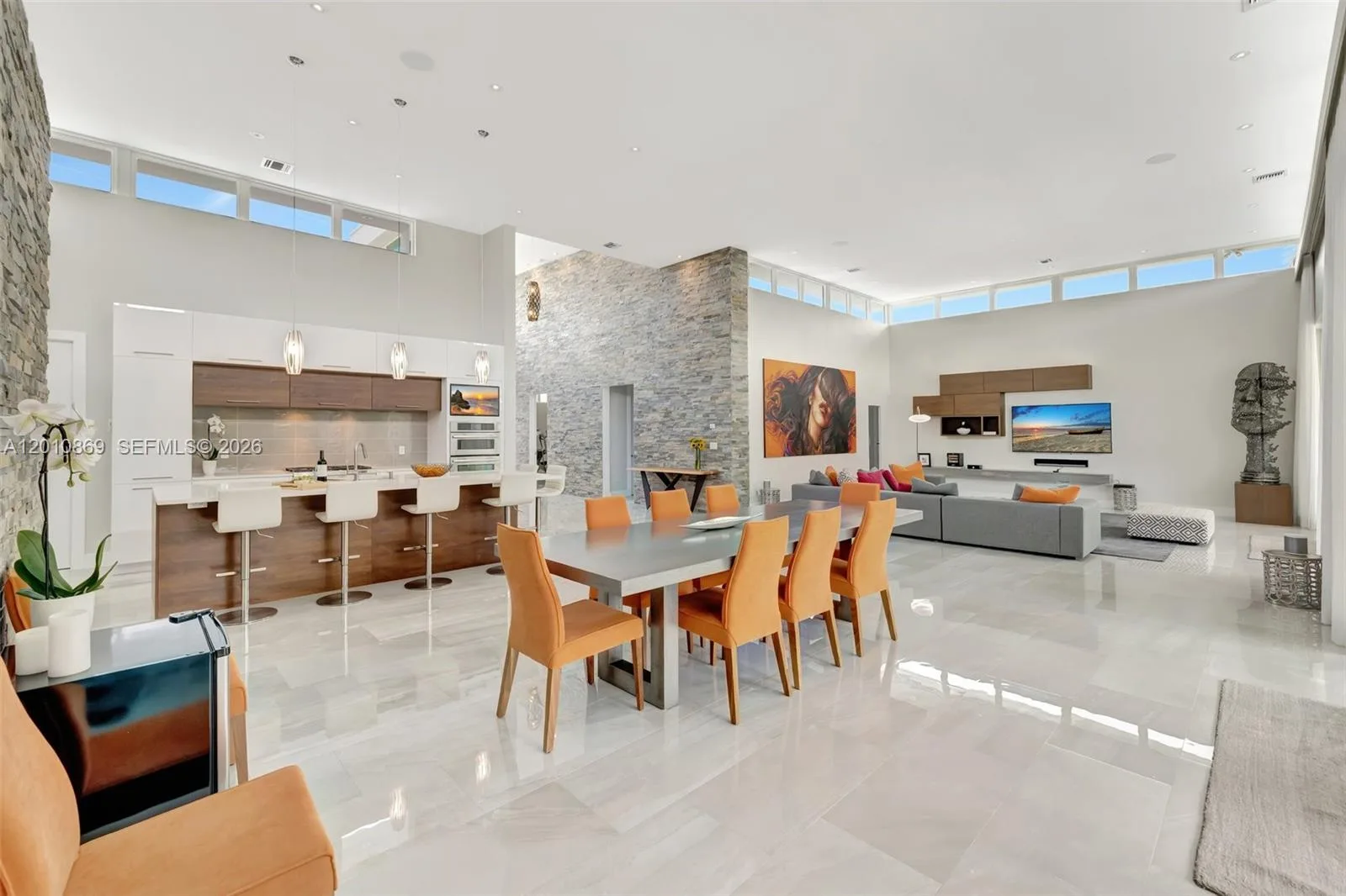907 Diplomat Pkwy, Hallandale Beach, FL 33009