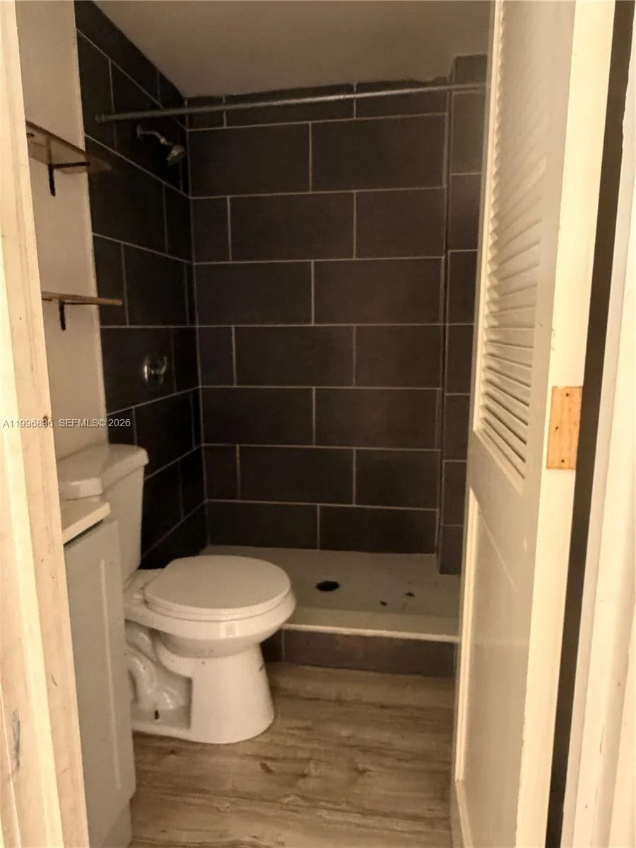 634 SW 10th Ave, Miami, FL 33130 photo 3